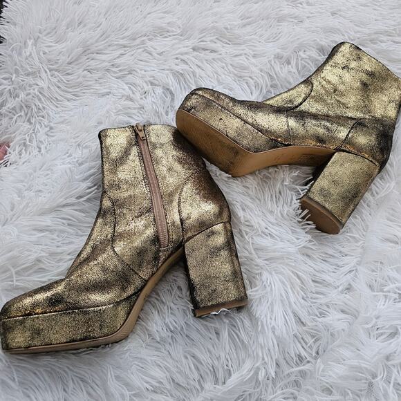 Urban Outfitters UO Olivia Gold Metallic Platform Boot Size 6M - Picture 1 of 6